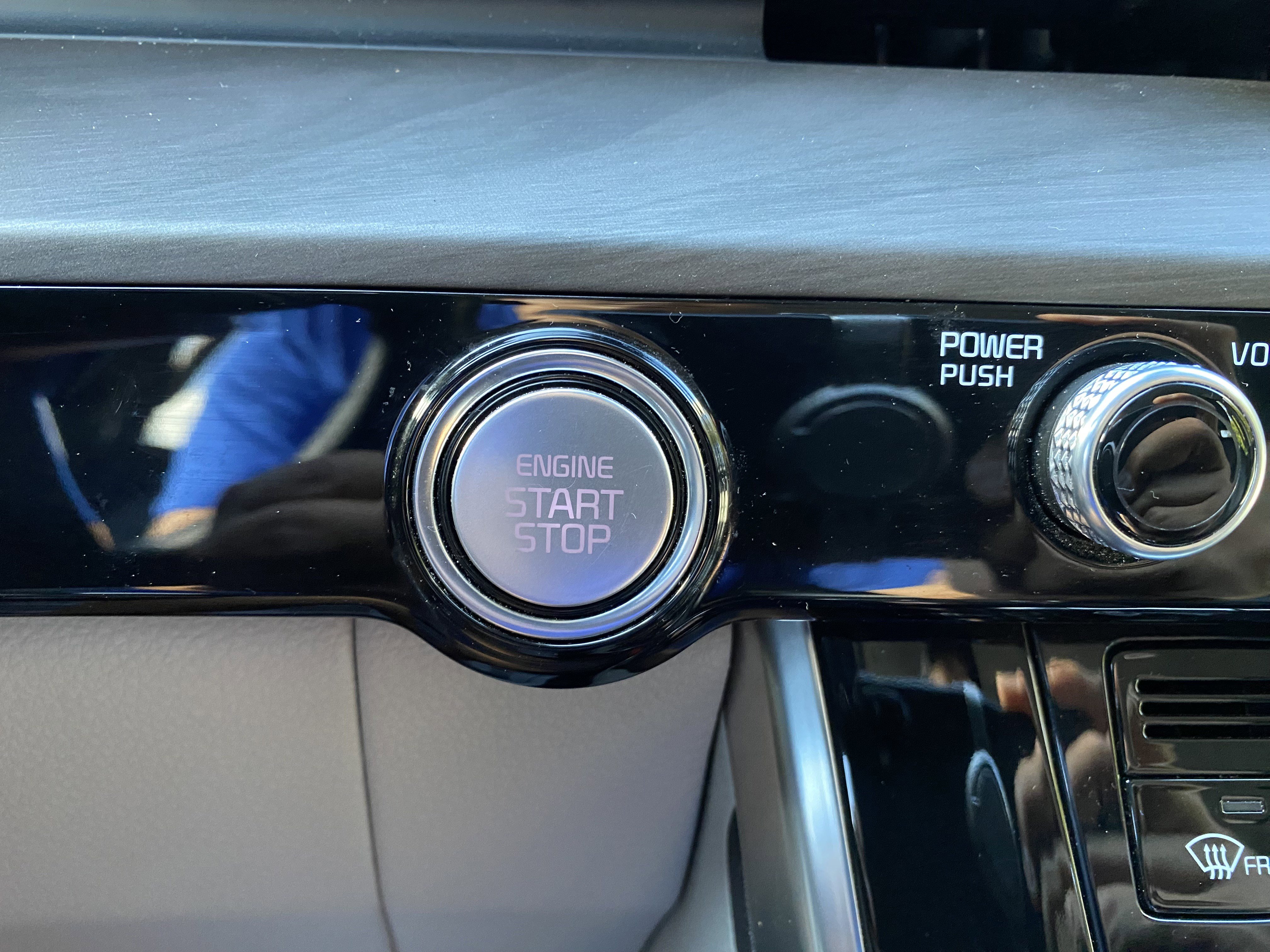 Used 2023 Kia Carnival SX image 25