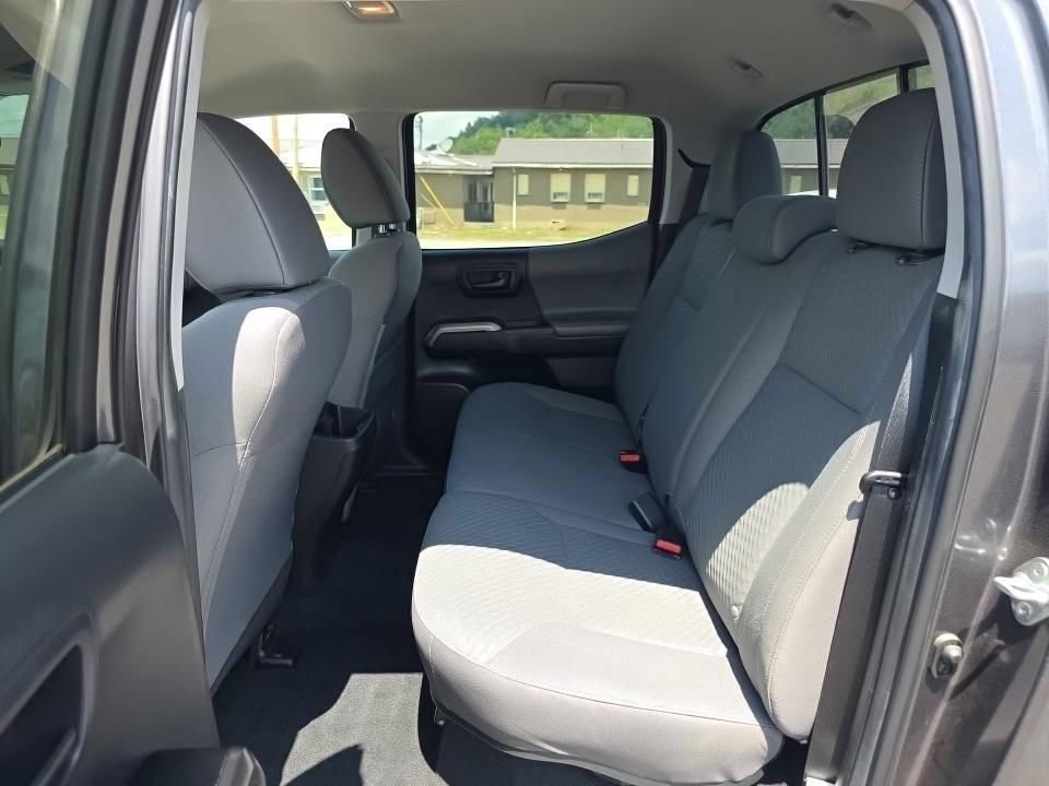 Used 2023 Toyota Tacoma SR5 AWD/4WD image 5