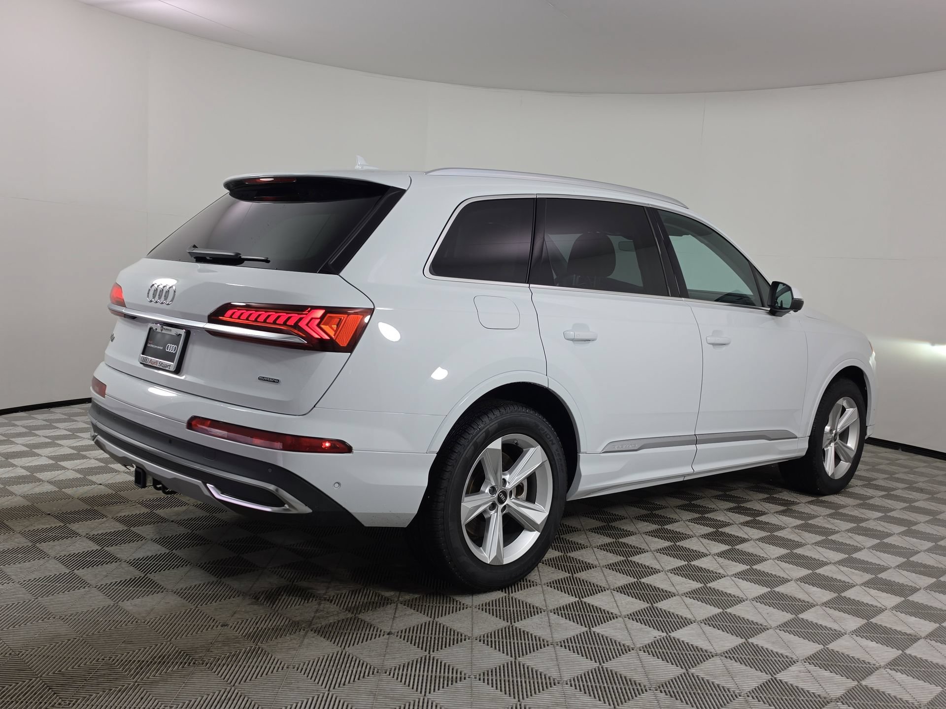 Used 2023 Audi Q7 2.0T Premium Plus w/ Premium Plus Package AWD/4WD image 7