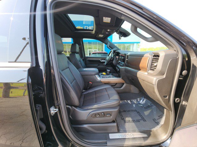 Used 2022 Chevrolet Silverado 1500 High Country w/ High Country Premium Package image 15