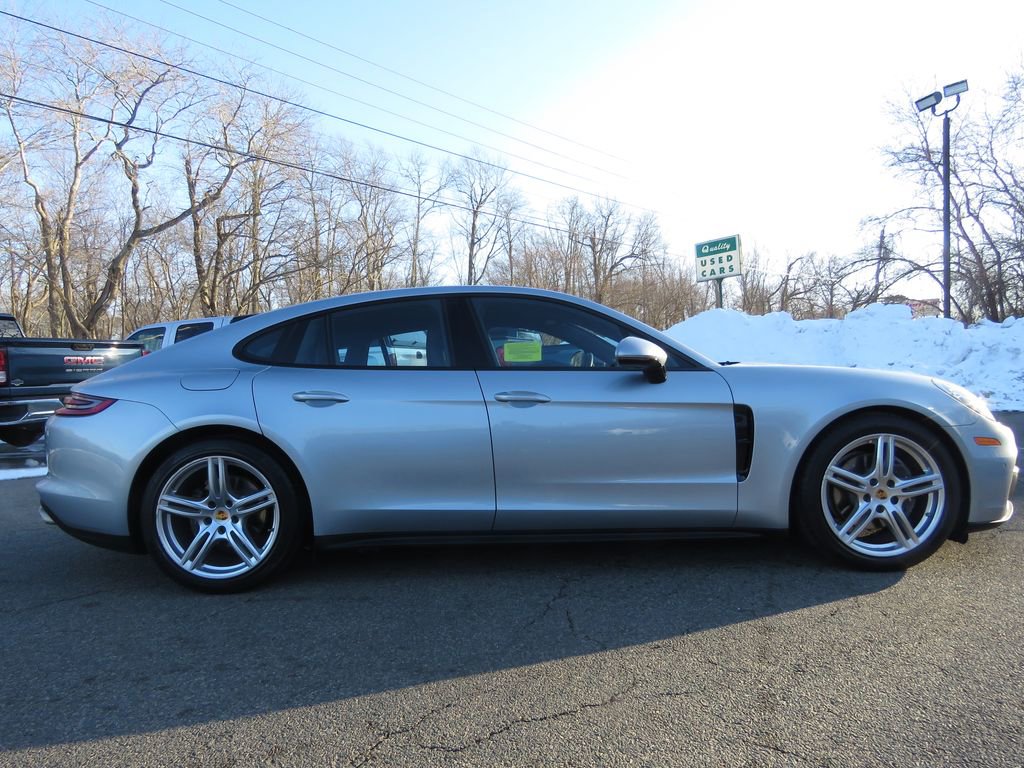 Used 2018 Porsche Panamera 4 image 4