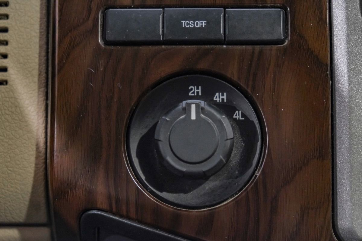 Used 2013 Ford F350 Lariat w/ Lariat Ultimate Pkg image 28