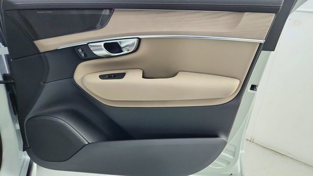 New 2026 Volvo XC90 T8 Plus w/ Protection Package AWD/4WD image 40
