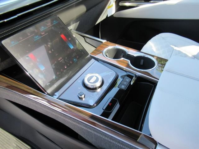 New 2026 Cadillac Escalade ESV Platinum Sport w/ LPO, ONYX Package image 22