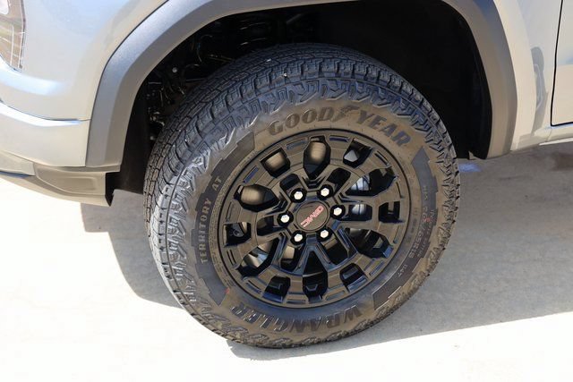 New 2026 GMC Canyon Elevation w/ Convenience Package RWD image 9