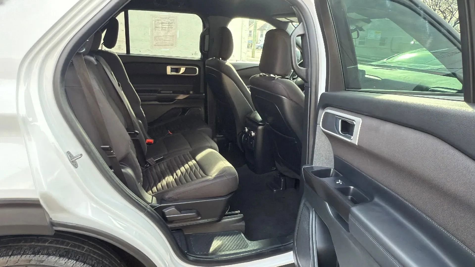 Used 2020 Ford Explorer XLT w/ Comfort Package image 26