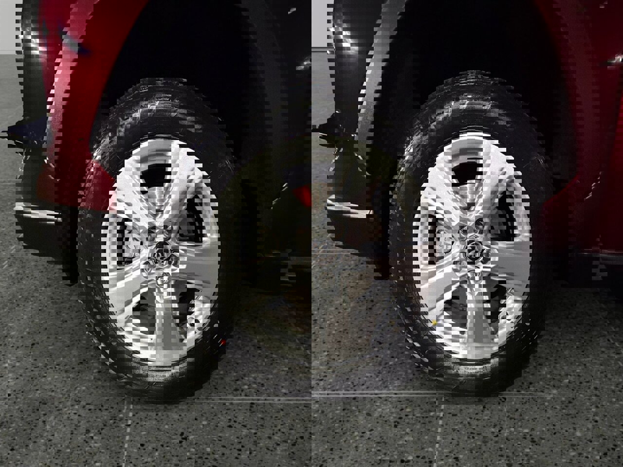 Used 2021 Toyota RAV4 LE image 15