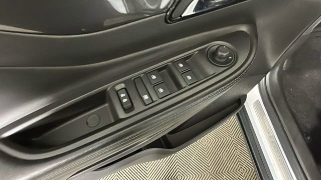 Used 2019 Buick Encore Essence FWD image 11