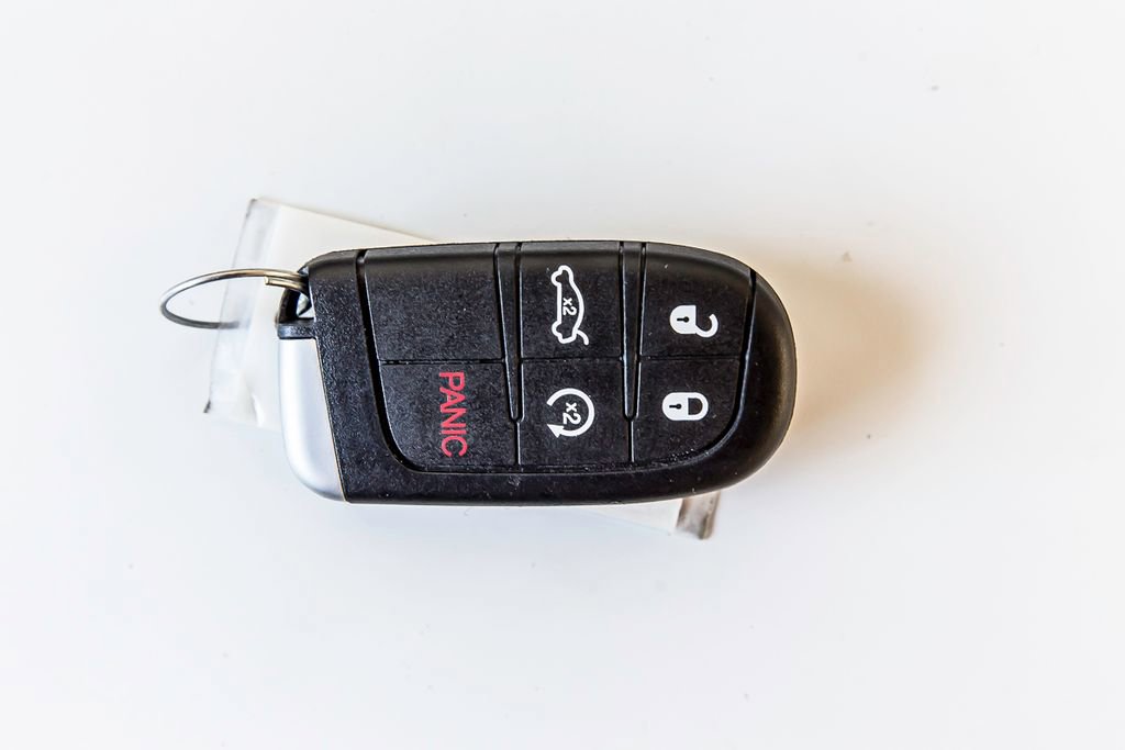 Used 2023 Chrysler 300 Touring w/ Sport Appearance Package image 32