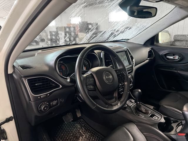Used 2019 Jeep Cherokee Trailhawk AWD/4WD image 8