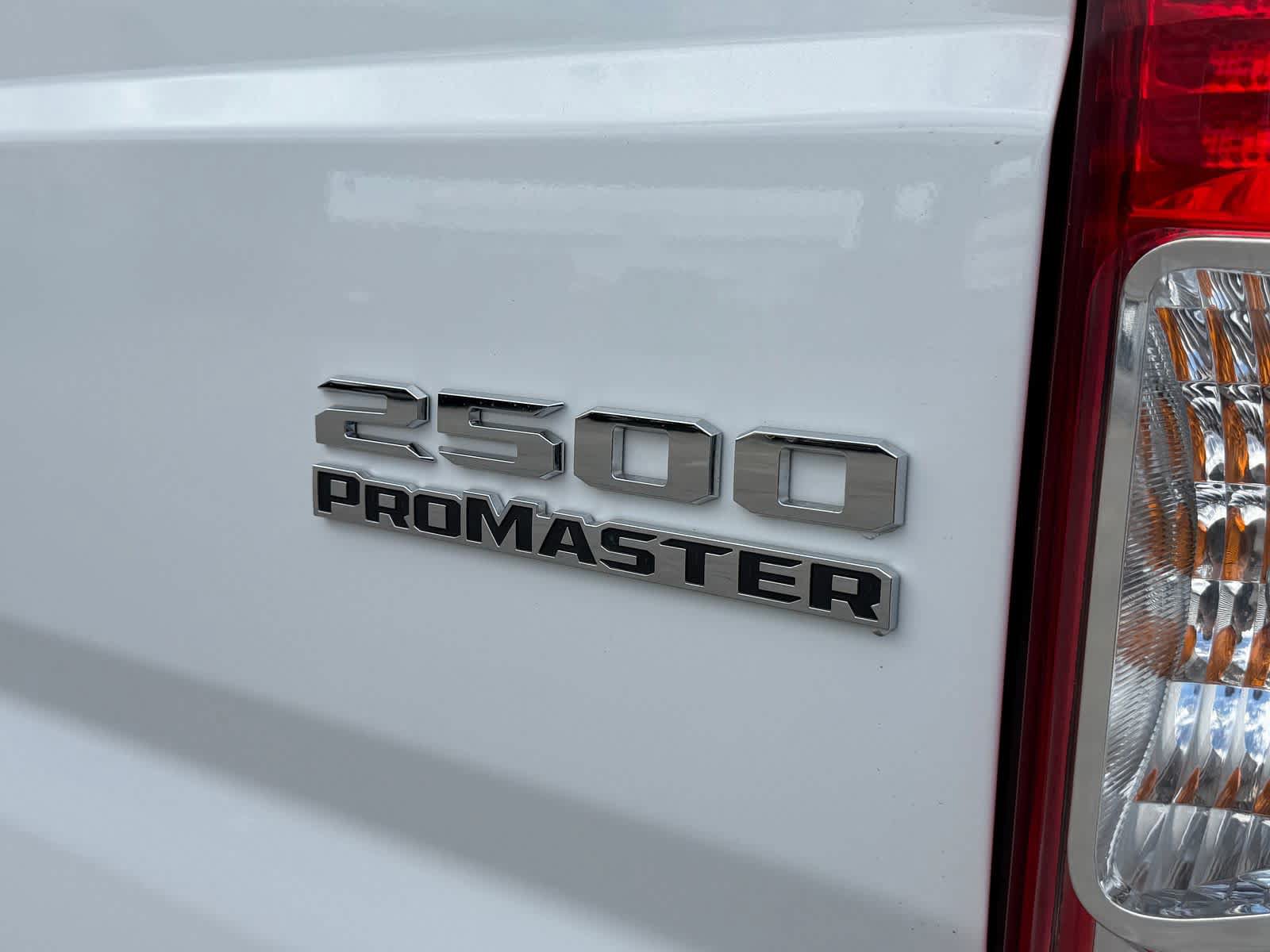Used 2025 RAM ProMaster 2500 w/ Convenience Group FWD image 7