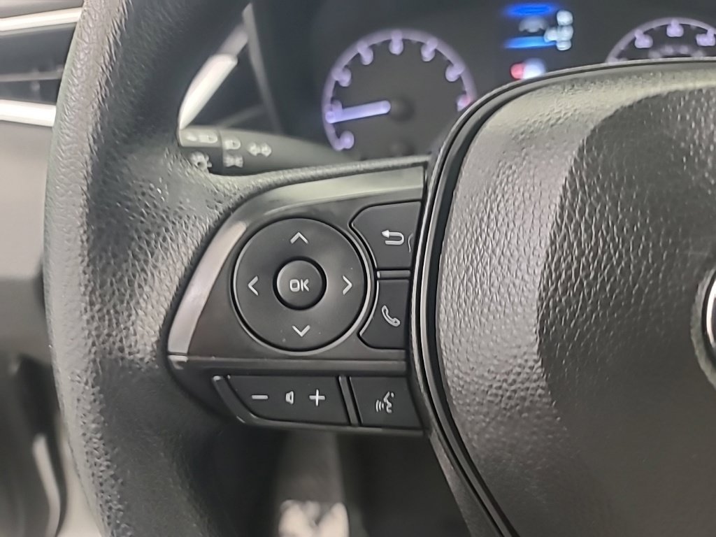 Used 2025 Toyota Corolla LE FWD image 30