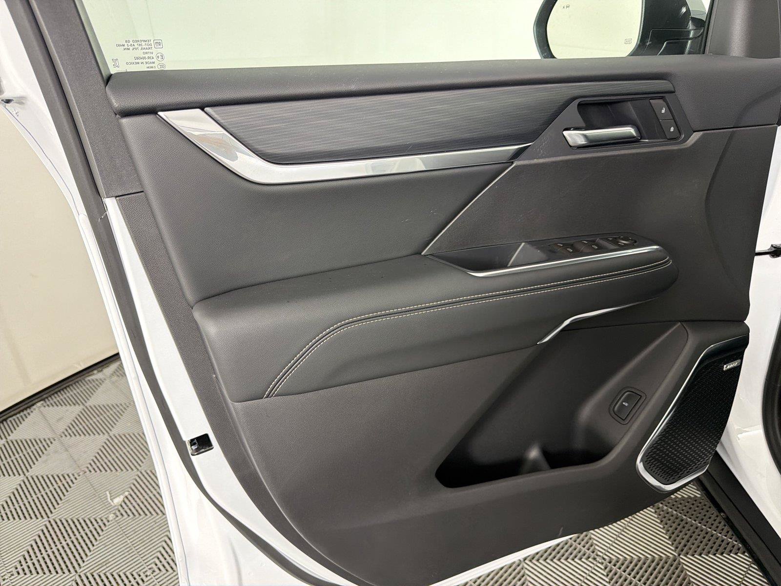 New 2027 GMC Acadia Elevation w/ Black Edition FWD image 8