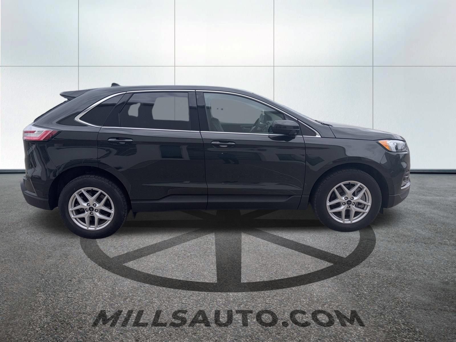 Used 2024 Ford Edge SEL w/ Convenience Package AWD/4WD image 3