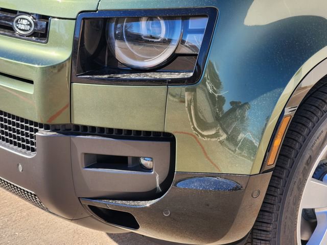 New 2026 Land Rover Defender 130 X-Dynamic SE image 5