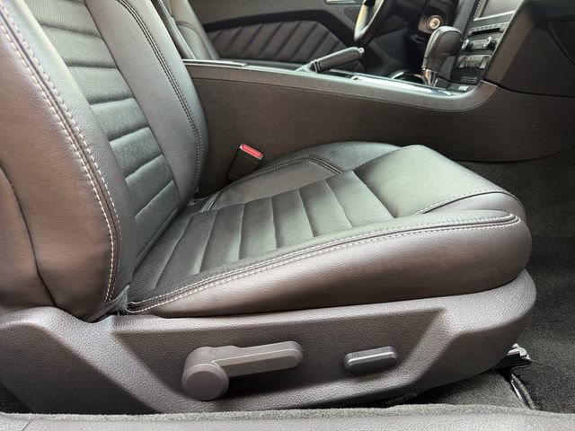 Used 2014 Ford Mustang GT w/ Electronics Package RWD image 28