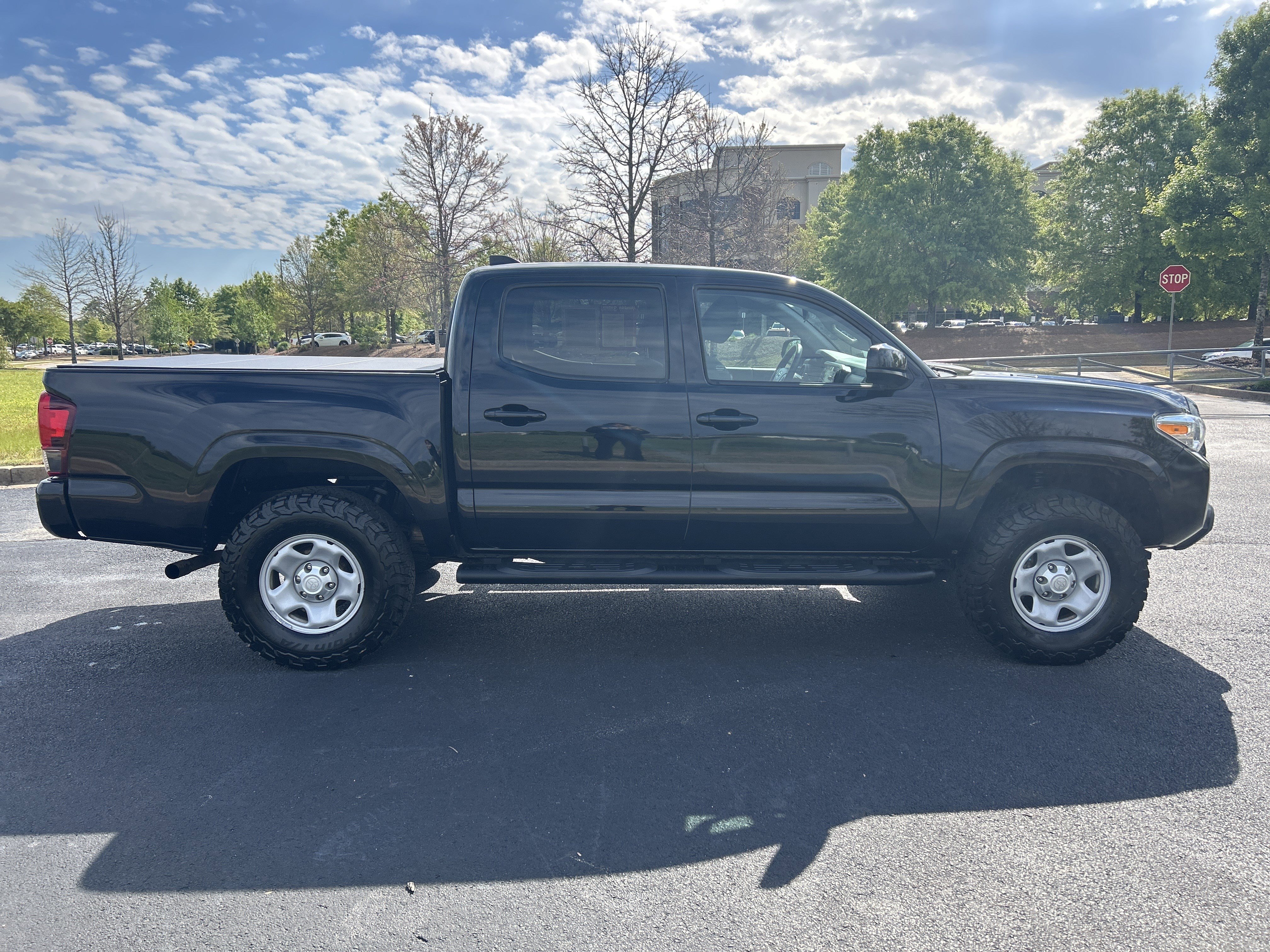 Used 2020 Toyota Tacoma SR image 10
