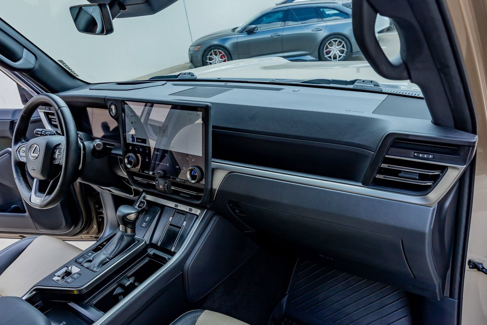 Used 2025 Lexus GX 550 AWD/4WD image 18