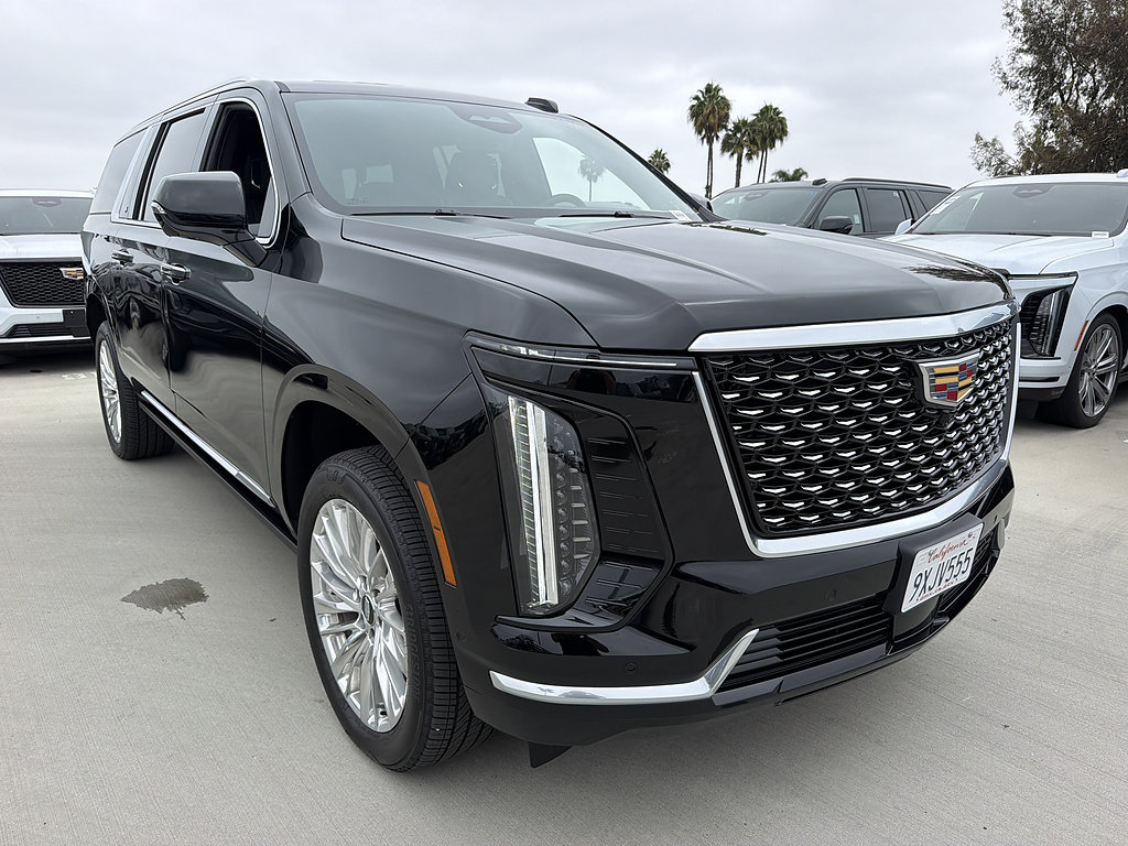 Certified 2026 Cadillac Escalade ESV Luxury RWD image 2
