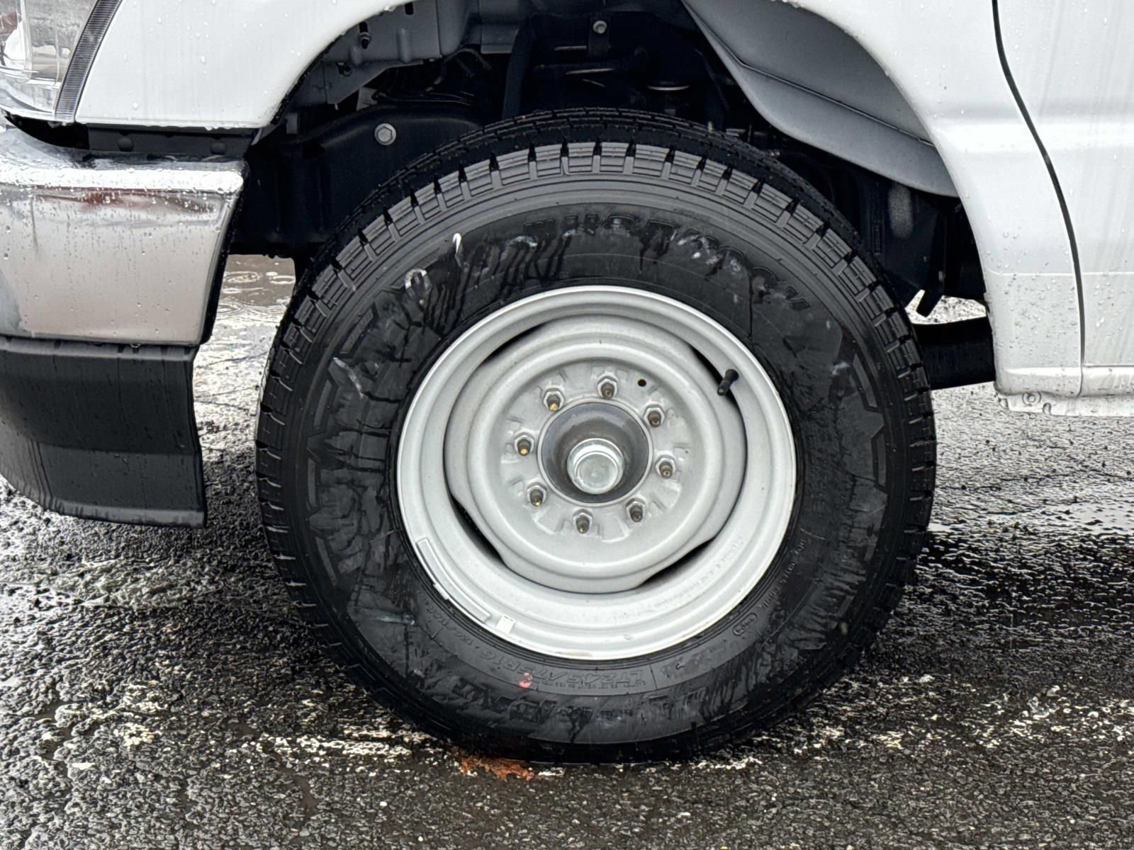 New 2025 Ford E-350 and Econoline 350 Super Duty w/ Power Equipment Group RWD image 9