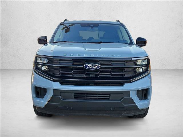 Used 2025 Ford Expedition Active RWD image 2