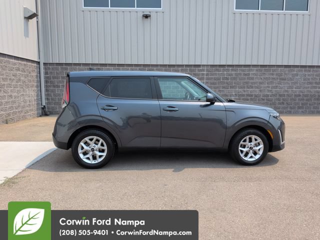 Used 2024 Kia Soul LX w/ Option Group 015 FWD video 2