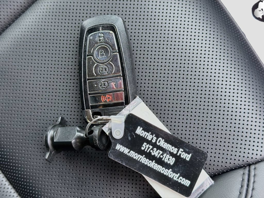Used 2025 Lincoln Corsair AWD w/ Equipment Group 101A image 35