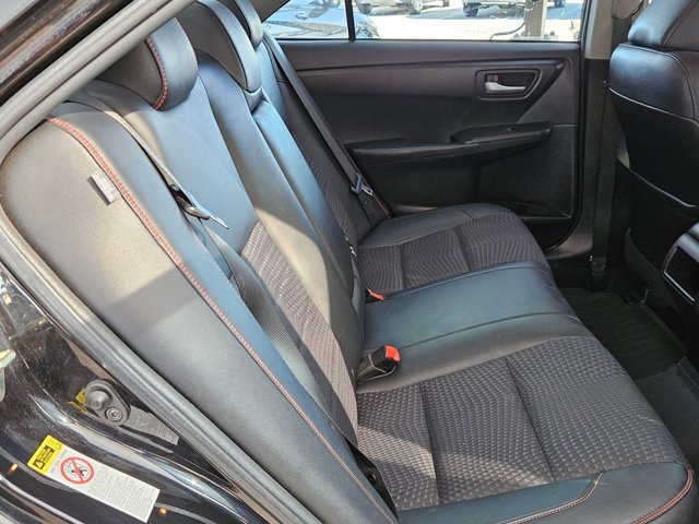 Used 2015 Toyota Camry SE FWD image 17