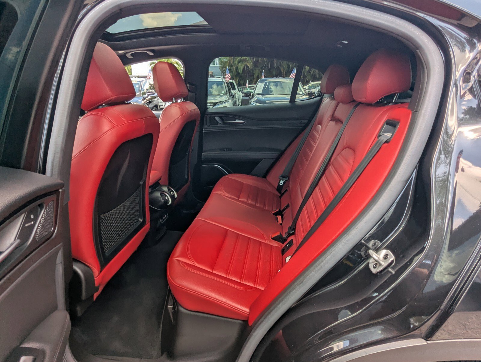 Used 2023 Alfa Romeo Stelvio Sprint RWD image 12