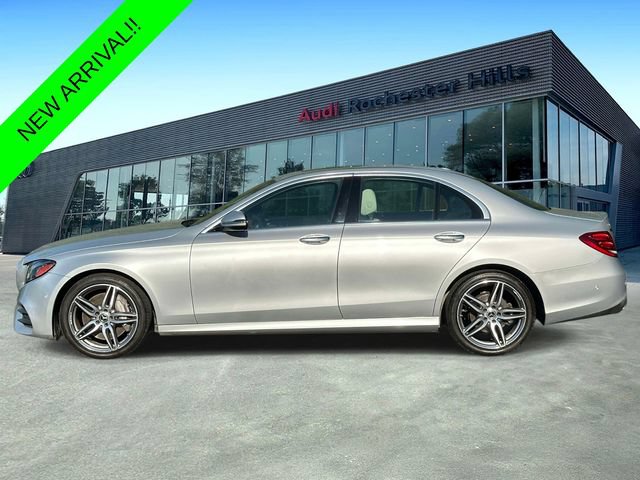 Used 2017 Mercedes-Benz E 300 4MATIC image 2