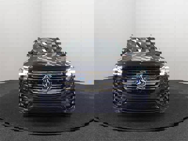 Used 2024 Mercedes-Benz GLS 580 4MATIC image 2