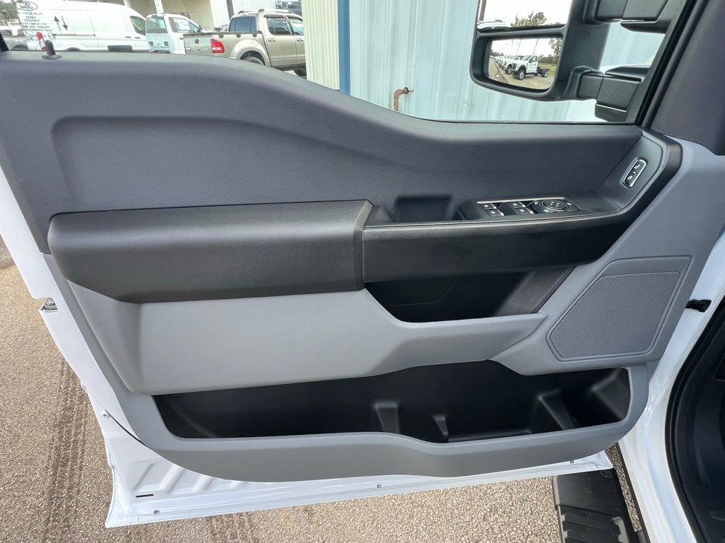 New 2026 Ford F450 XL w/ XL Chrome Package image 13