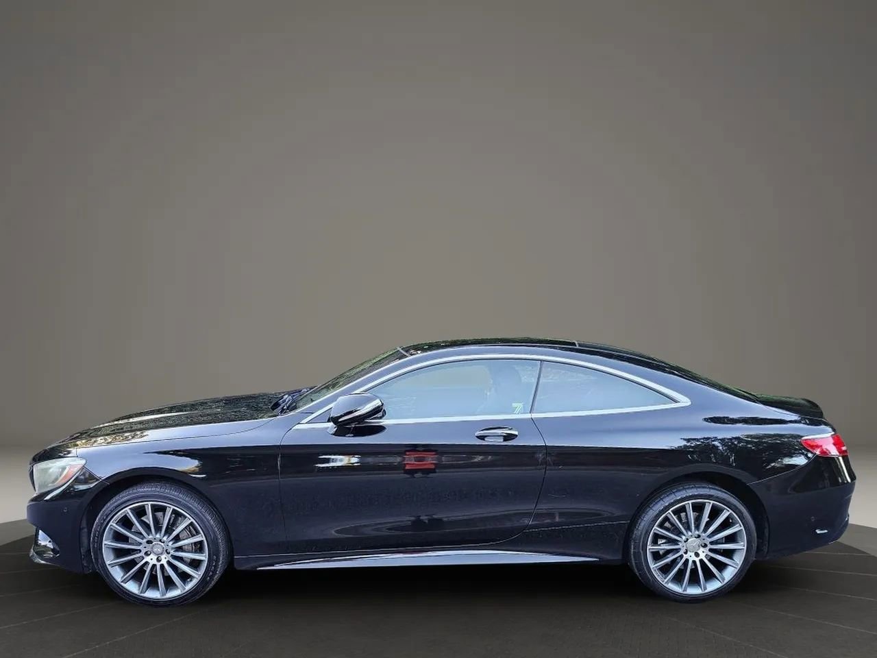 Used 2015 Mercedes-Benz S 550 4MATIC Coupe image 4