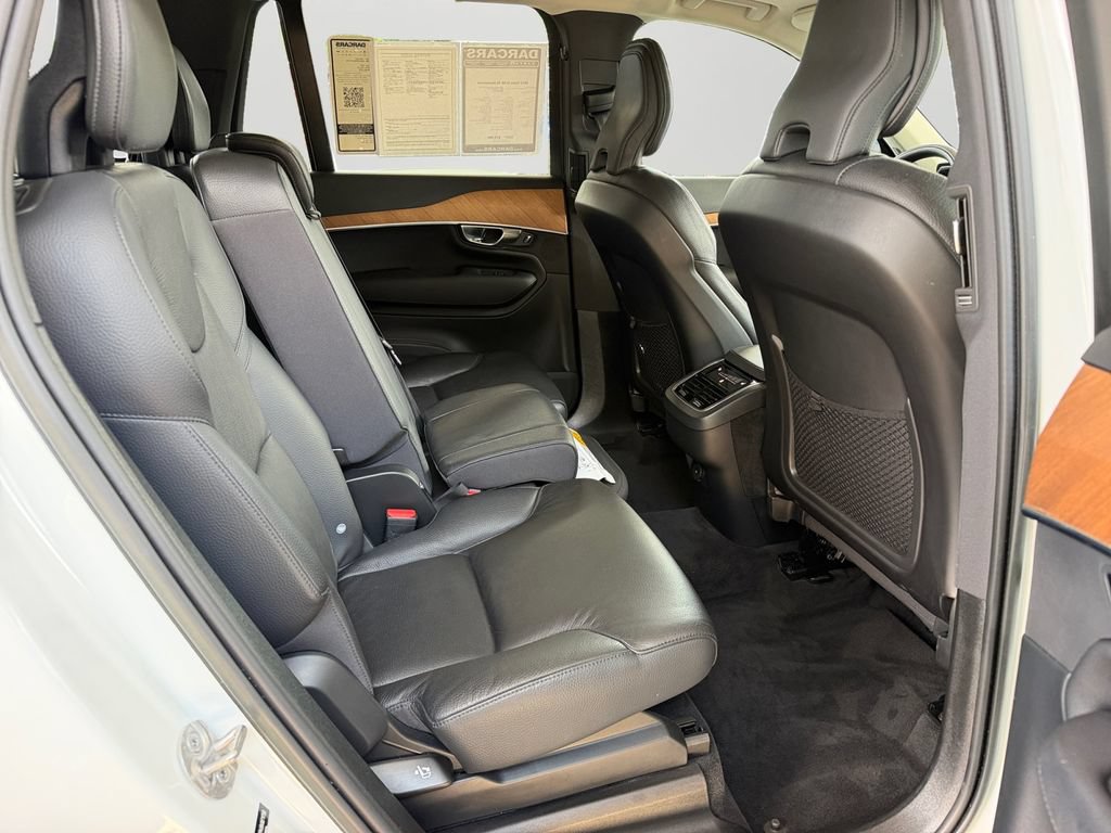 Used 2022 Volvo XC90 T6 Momentum w/ Climate Package AWD/4WD image 9
