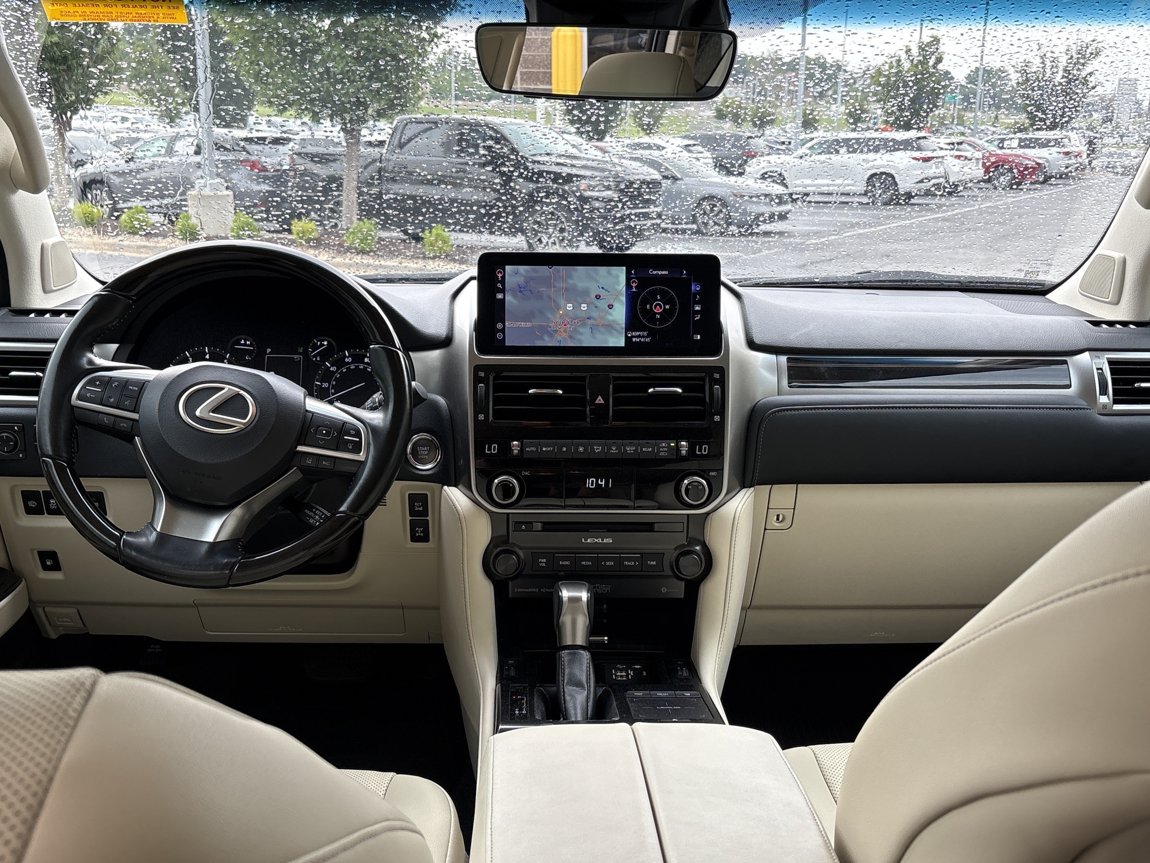 Used 2023 Lexus GX 460 Premium w/ Accessory Package AWD/4WD image 29