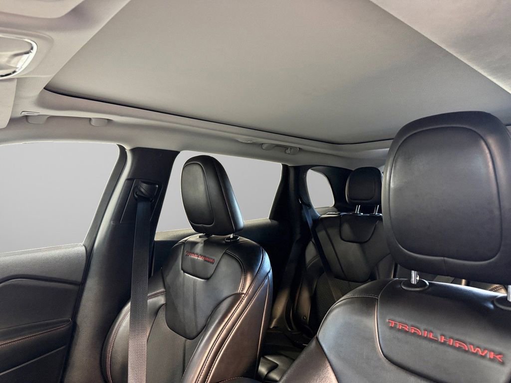 Used 2019 Jeep Cherokee Trailhawk w/ Comfort & Convenience Group image 41