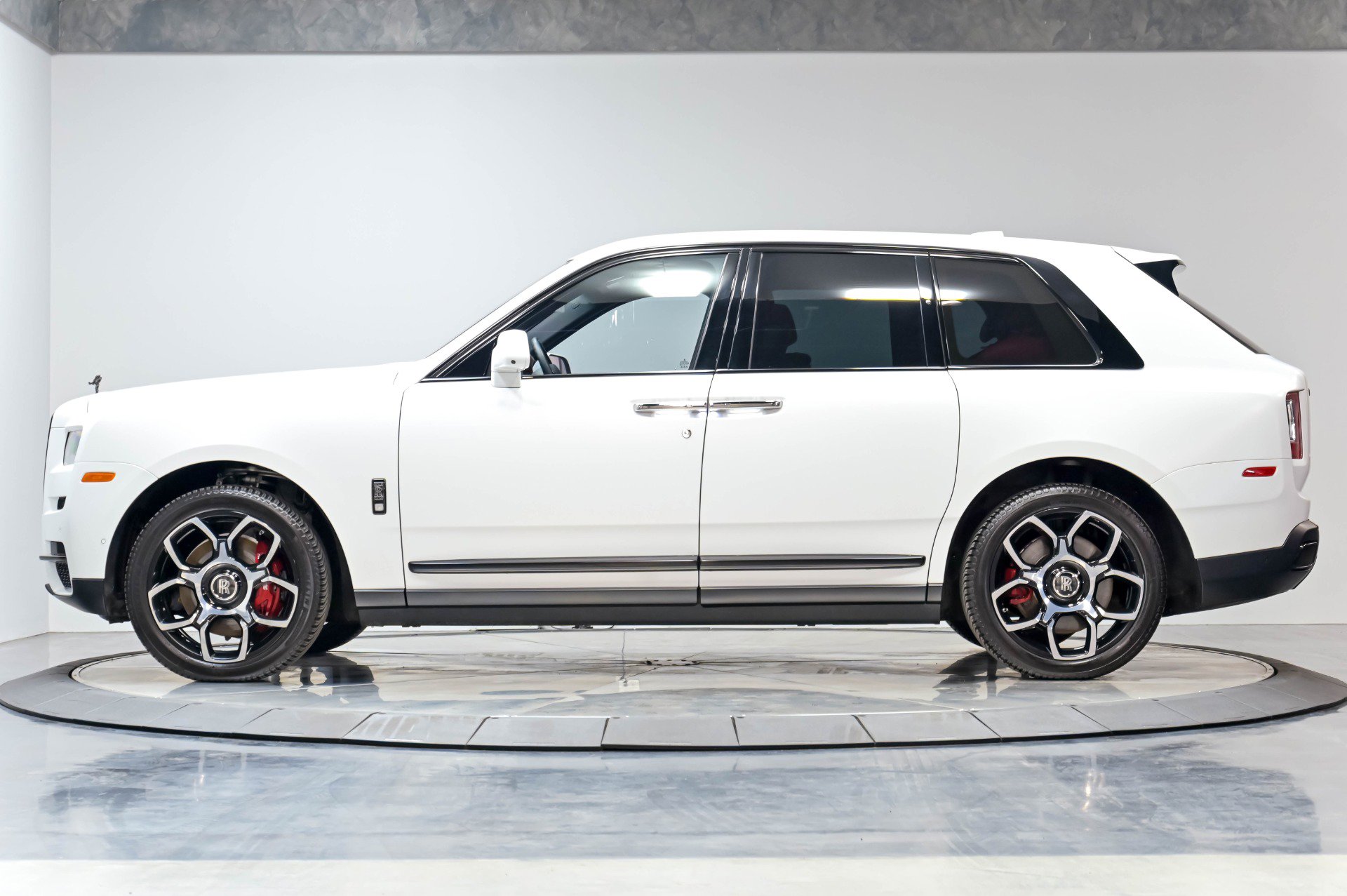 Used 2021 Rolls-Royce Cullinan Black Badge AWD/4WD image 49