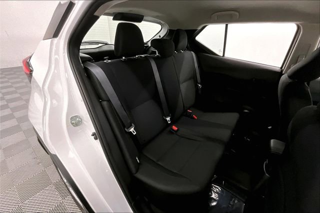 New 2025 Nissan Kicks Play S image 31