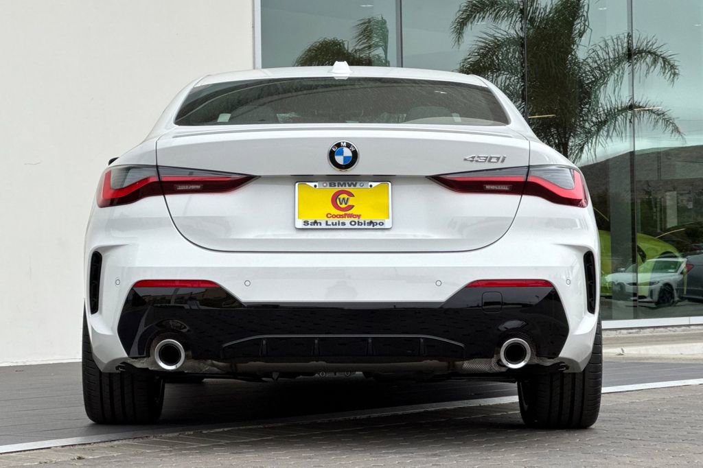New 2026 BMW 430i Coupe w/ M Sport Package image 4