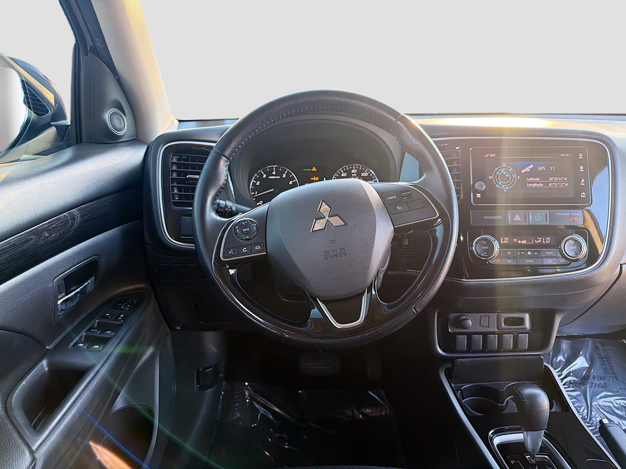 Used 2017 Mitsubishi Outlander SEL image 17