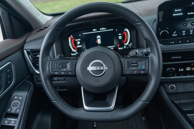 Used 2022 Nissan Rogue Platinum w/ Head-Up Display Package image 13