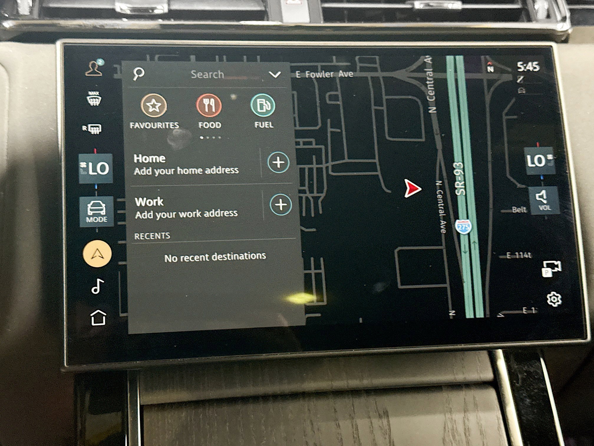 Certified 2026 Land Rover Range Rover Velar Dynamic SE AWD/4WD image 32