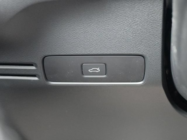 New 2026 Volvo XC40 B5 Ultra w/ Protection Package Premier AWD/4WD image 27