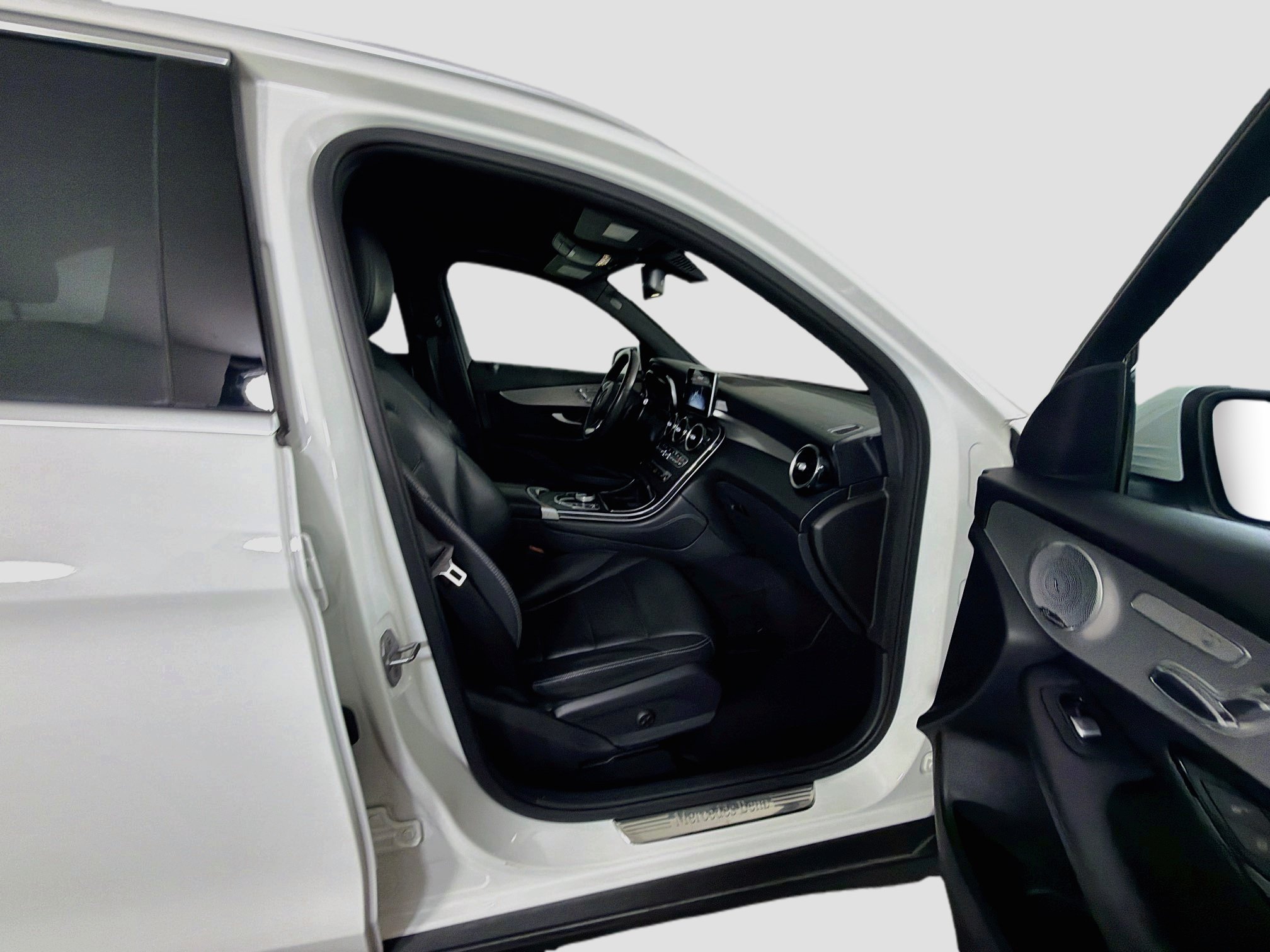 Used 2019 Mercedes-Benz GLC 300 4MATIC image 32