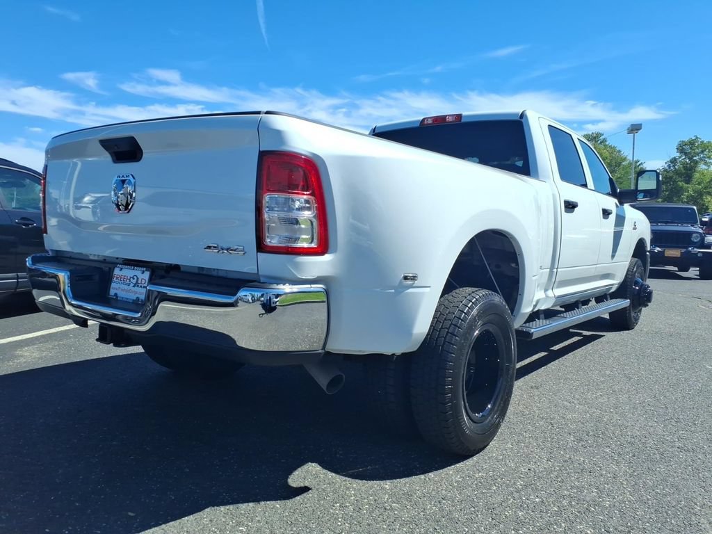 Used 2024 RAM 3500 Tradesman w/ Chrome Appearance Group AWD/4WD image 17
