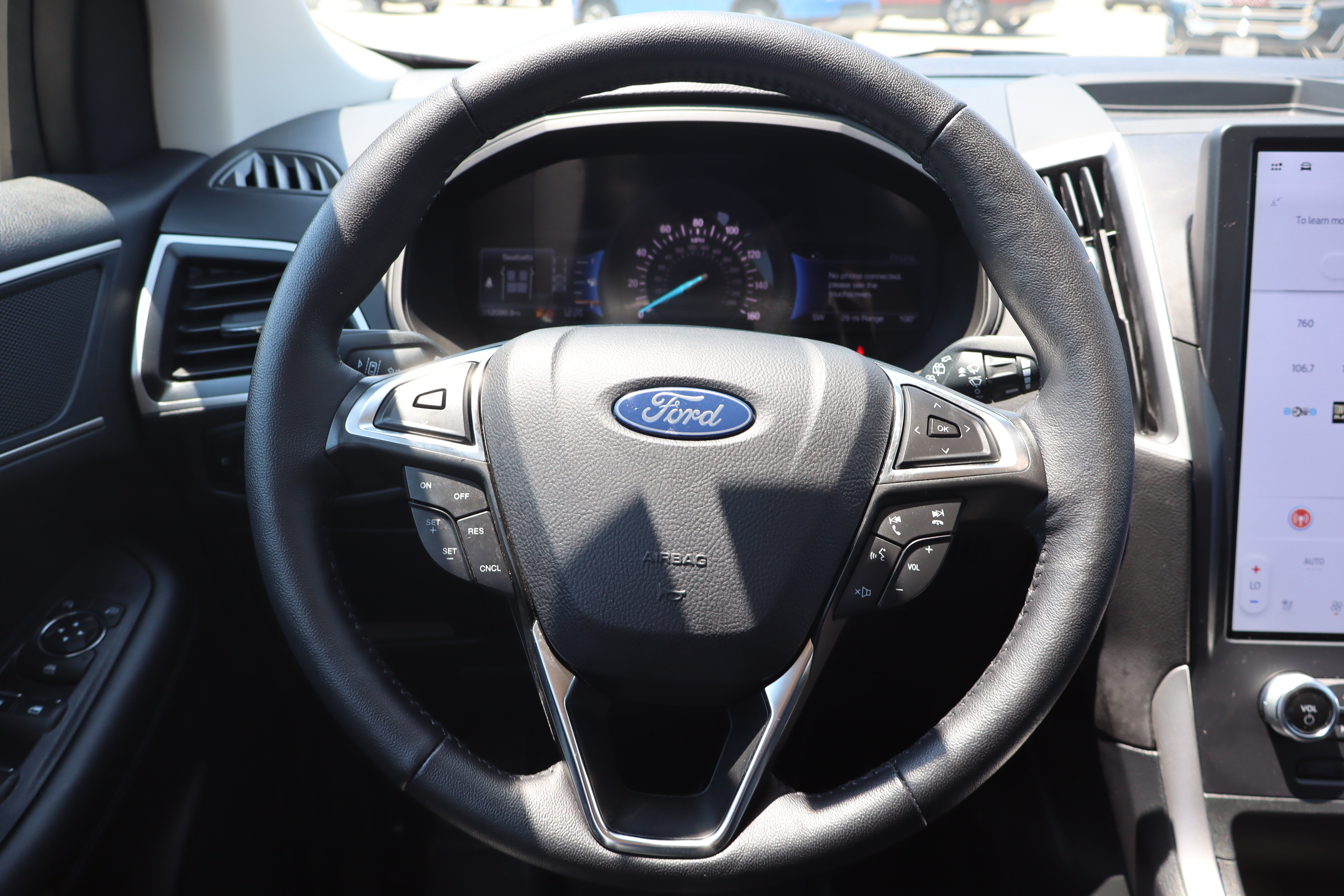 Used 2024 Ford Edge SEL w/ Convenience Package AWD/4WD image 12