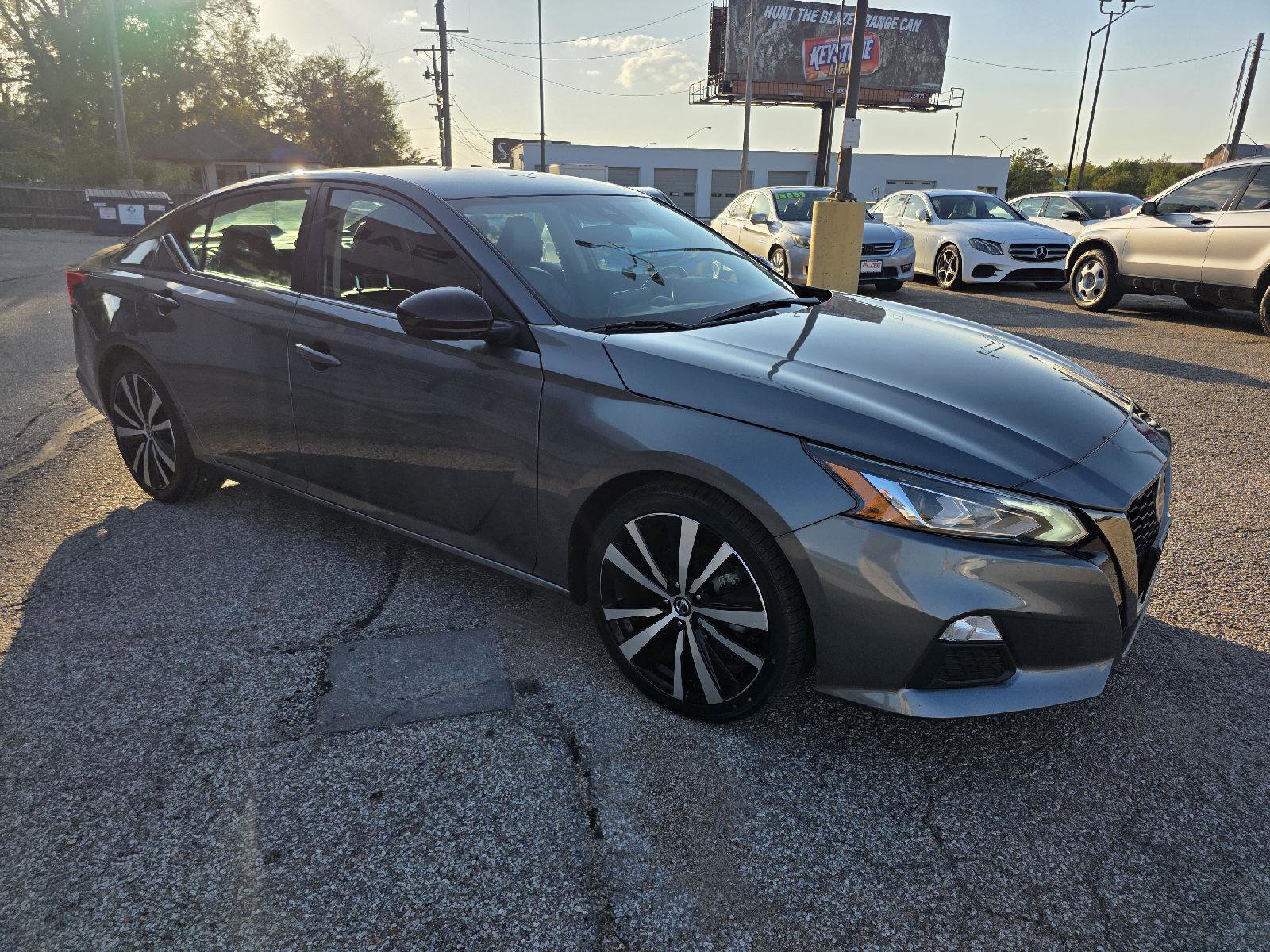 Used 2022 Nissan Altima 2.5 SR image 3