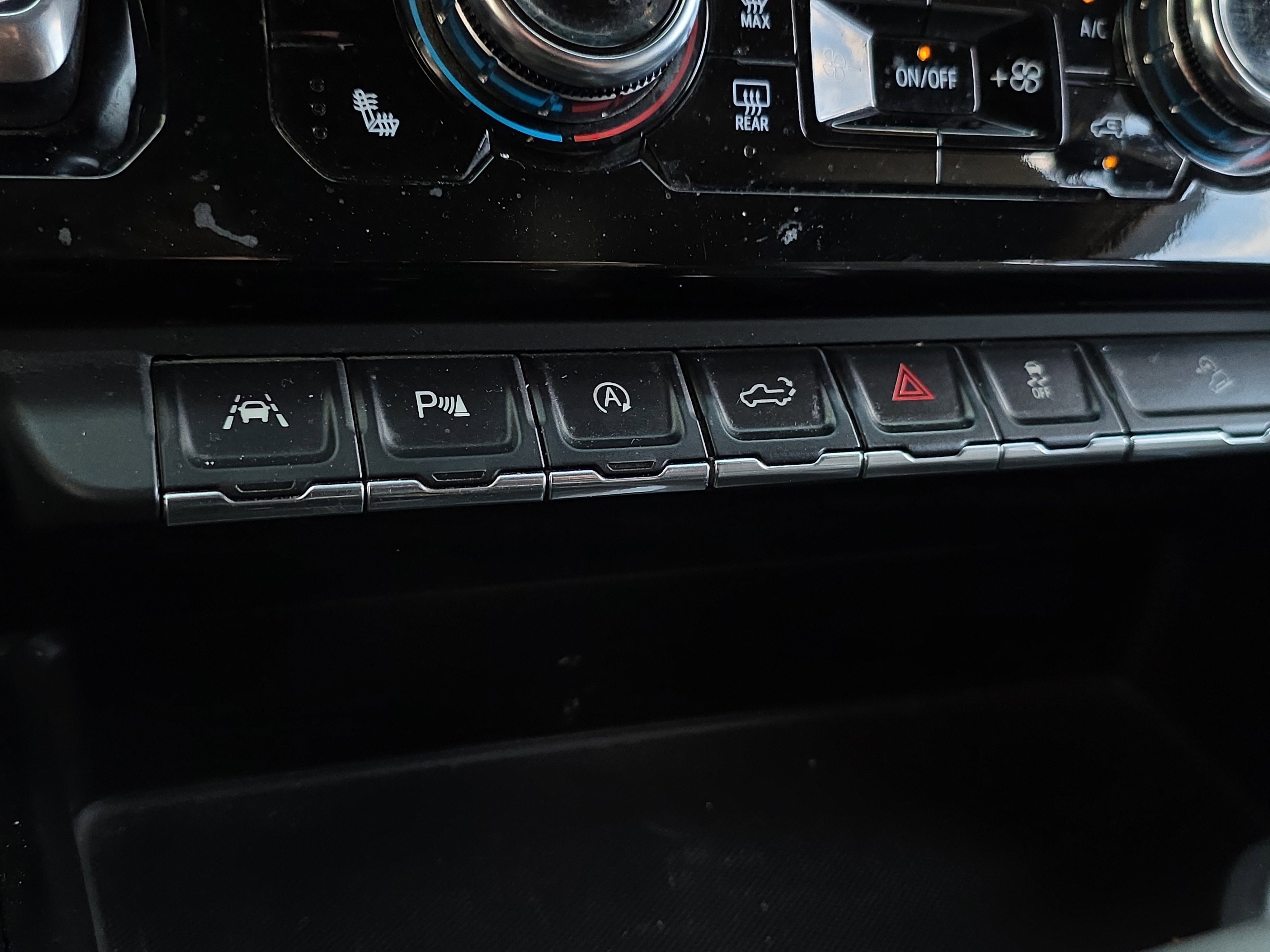 Used 2024 GMC Sierra 1500 AT4 w/ AT4 Preferred Package image 25