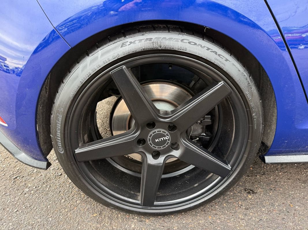 Used 2019 Volkswagen Golf R 4-Door image 14