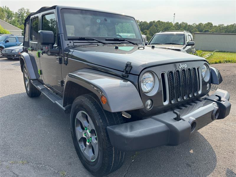 Used 2017 Jeep Wrangler Unlimited Sahara w/ Connectivity Group image 4